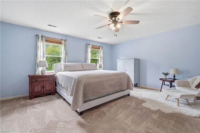 14 Windy Point DR, Poquoson, VA 23662