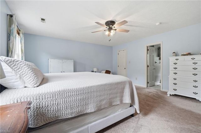 14 Windy Point DR, Poquoson, VA 23662