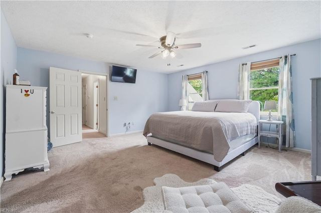 14 Windy Point DR, Poquoson, VA 23662