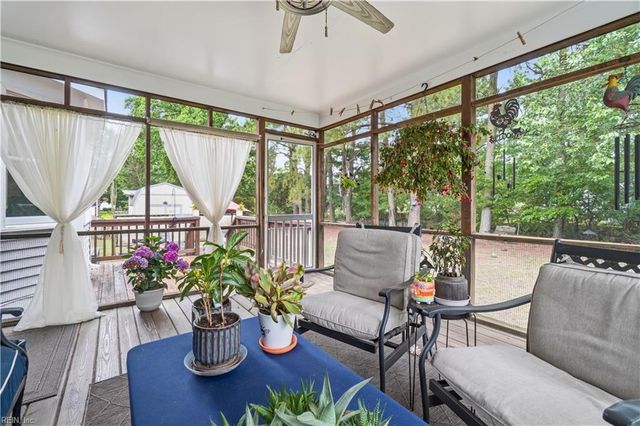 14 Windy Point DR, Poquoson, VA 23662