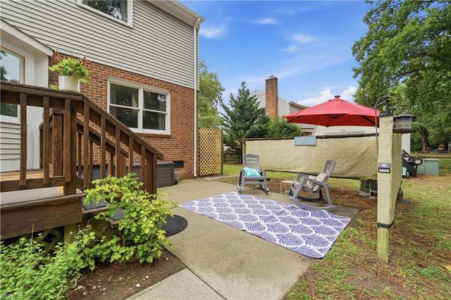 14 Windy Point DR, Poquoson, VA 23662