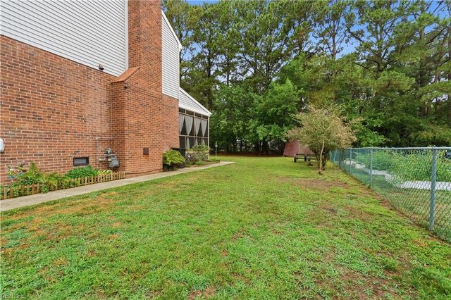 14 Windy Point DR, Poquoson, VA 23662