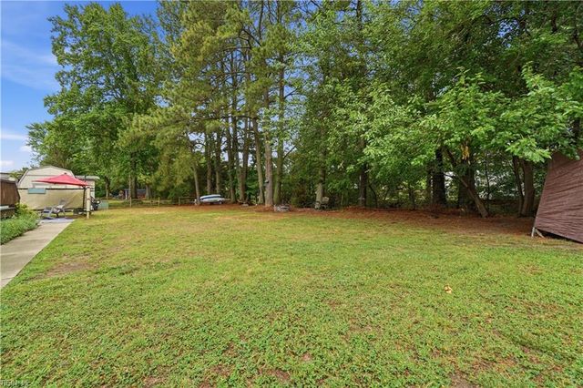 14 Windy Point DR, Poquoson, VA 23662