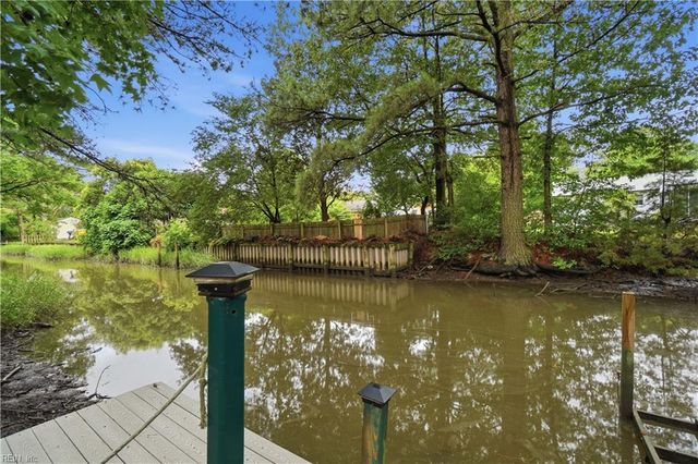 14 Windy Point DR, Poquoson, VA 23662