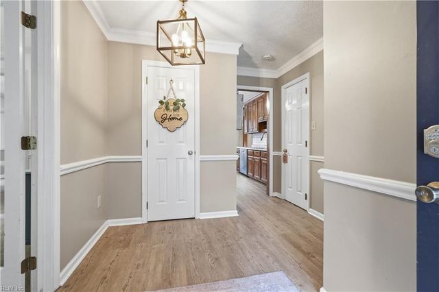 14 Windy Point DR, Poquoson, VA 23662