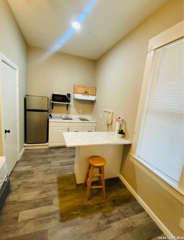 713 Lockhart, San Antonio, TX 78202