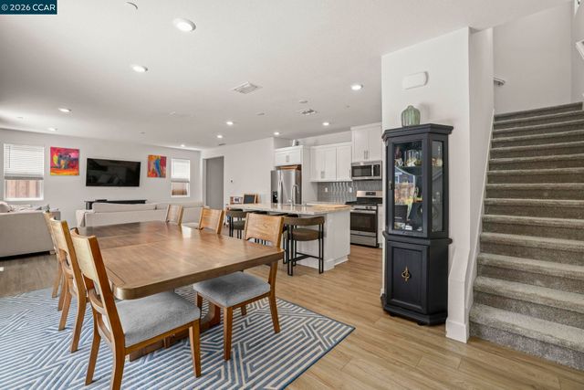 122 Granite Way, Oakley, CA 94561