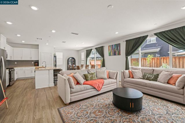 122 Granite Way, Oakley, CA 94561