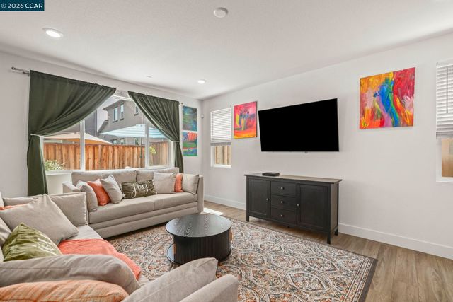 122 Granite Way, Oakley, CA 94561