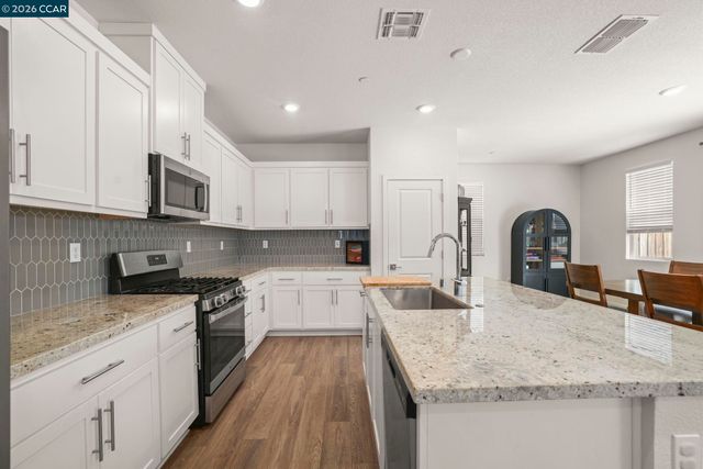 122 Granite Way, Oakley, CA 94561