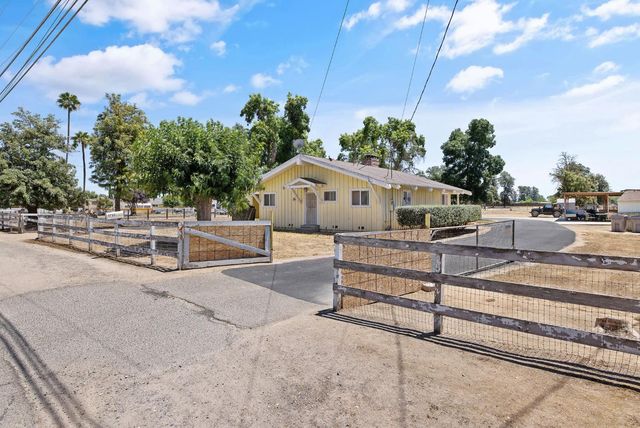 3725 W Olive Avenue, Fresno, CA 93722