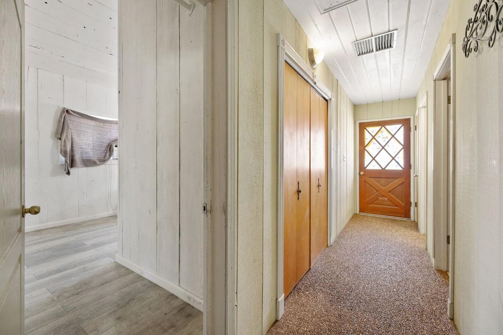 Image 27 of property listing at 3725 W Olive Avenue, Fresno, CA 93722