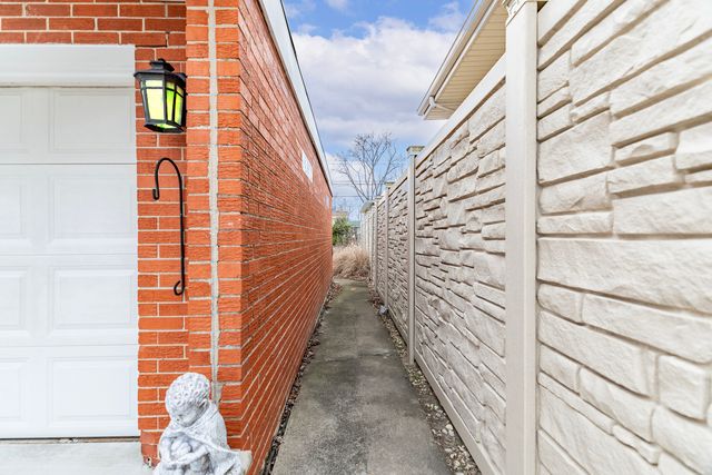 277 May Court, Chicago Heights, IL 60411