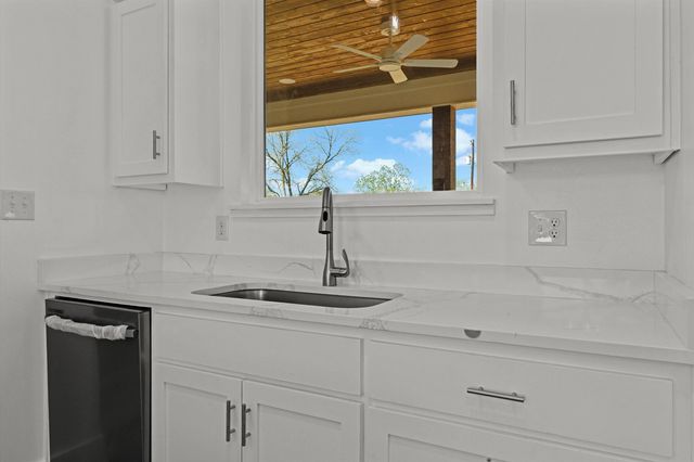 324 County Road 2204D, Tatum, TX 75691