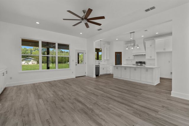324 County Road 2204D, Tatum, TX 75691