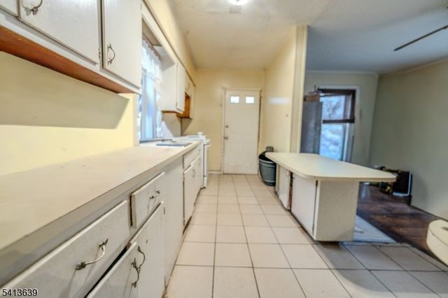 820 E 2Nd St, Plainfield City, NJ 07062