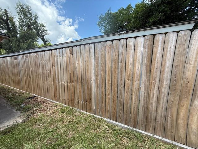 5651 Lyndhurst Drive, Houston, TX 77033