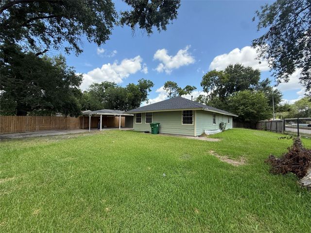 5651 Lyndhurst Drive, Houston, TX 77033