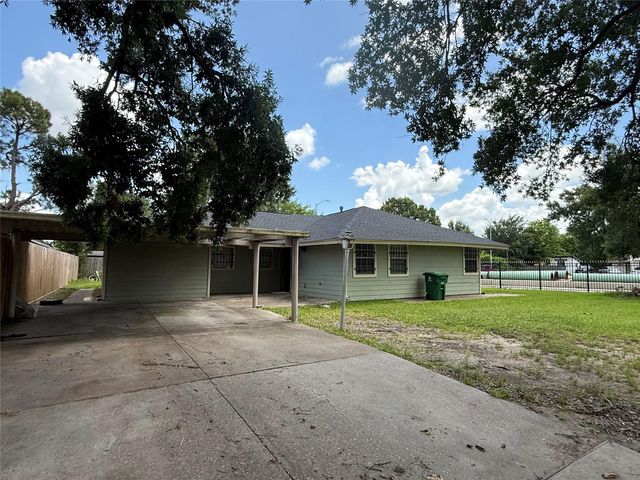 5651 Lyndhurst Drive, Houston, TX 77033