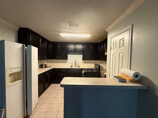 5651 Lyndhurst Drive, Houston, TX 77033