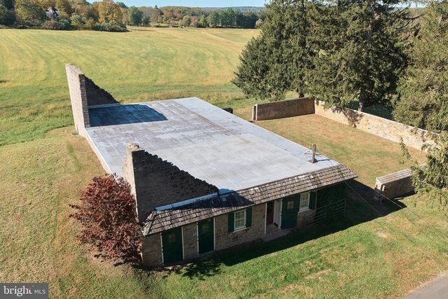 6832 PAXSON RD, New Hope, PA 18938