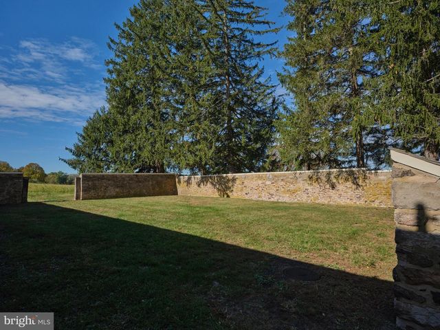 6832 PAXSON RD, New Hope, PA 18938