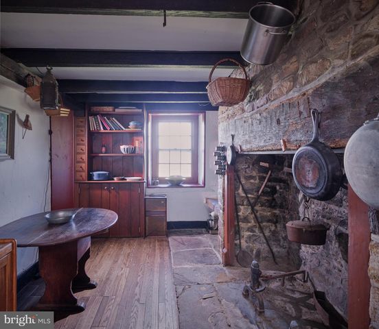 6832 PAXSON RD, New Hope, PA 18938