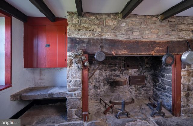 6832 PAXSON RD, New Hope, PA 18938