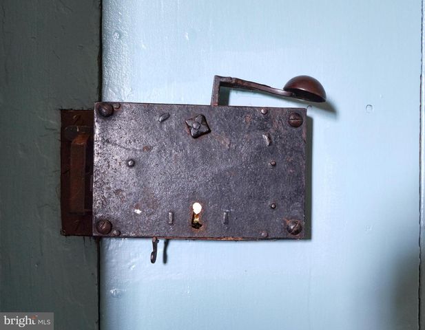 6832 PAXSON RD, New Hope, PA 18938