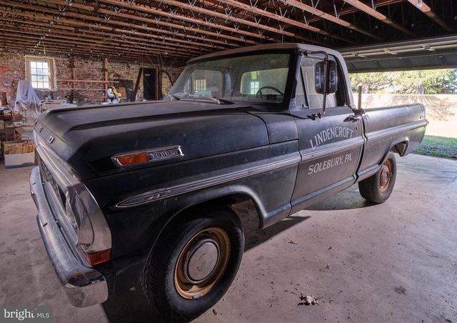 6832 PAXSON RD, New Hope, PA 18938