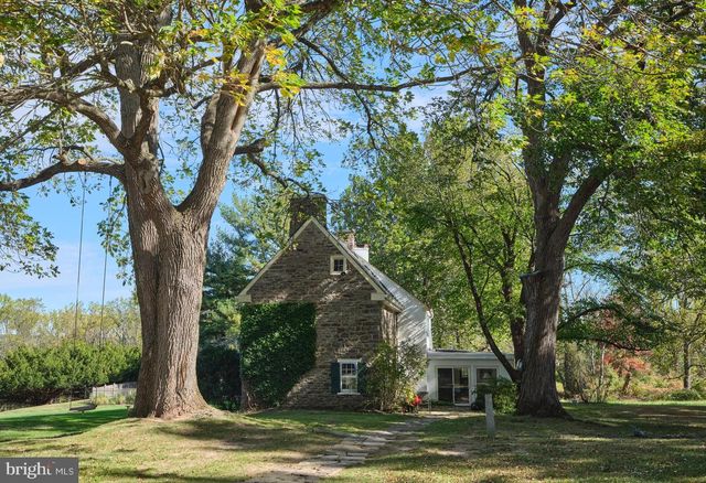 6832 PAXSON RD, New Hope, PA 18938