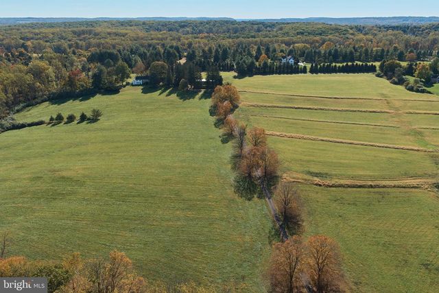 6832 PAXSON RD, New Hope, PA 18938