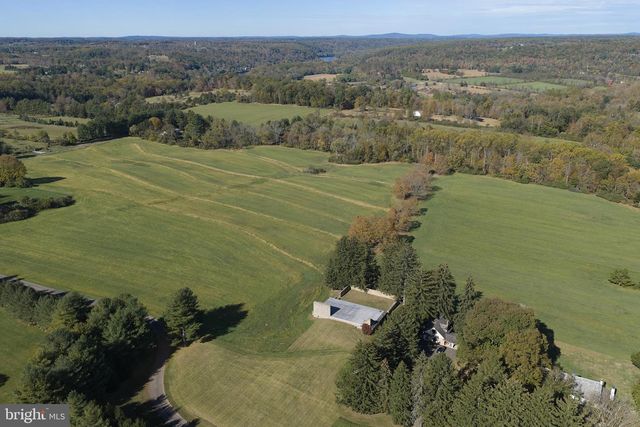 6832 PAXSON RD, New Hope, PA 18938