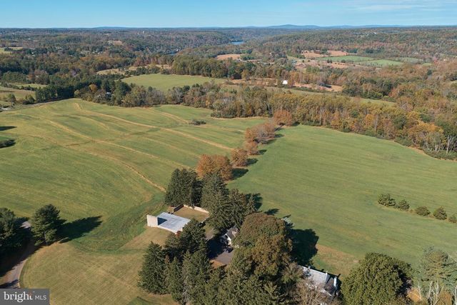 6832 PAXSON RD, New Hope, PA 18938