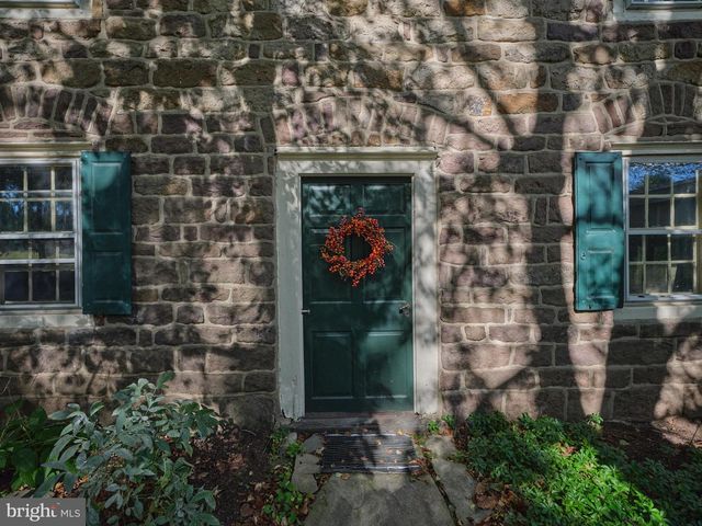 6832 PAXSON RD, New Hope, PA 18938