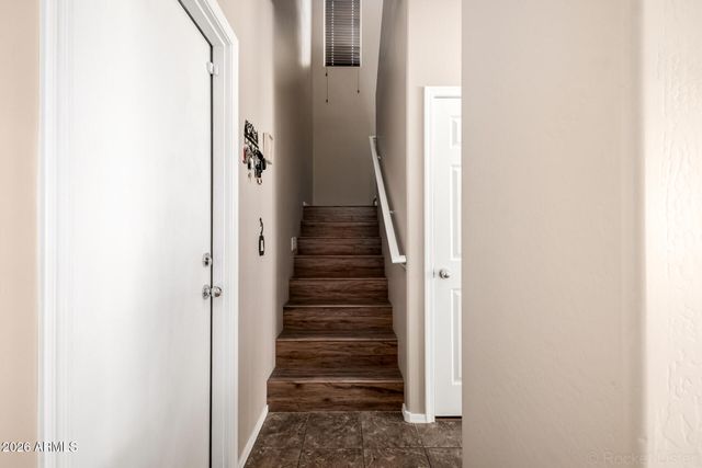 2756 S POWELL Road, Apache Junction, AZ 85119