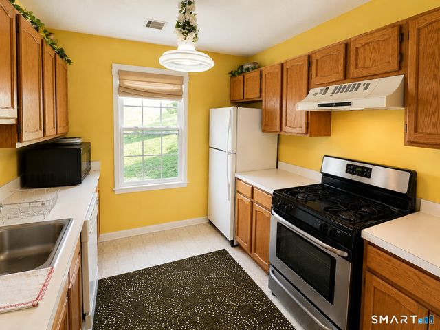 143 Spyglass Court 143, Torrington, CT 06790