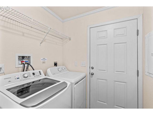 5089 D St, Springfield, OR 97478