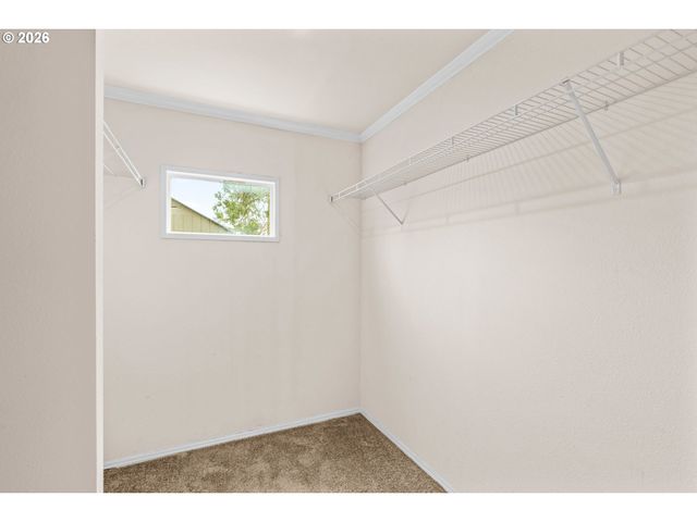 5089 D St, Springfield, OR 97478