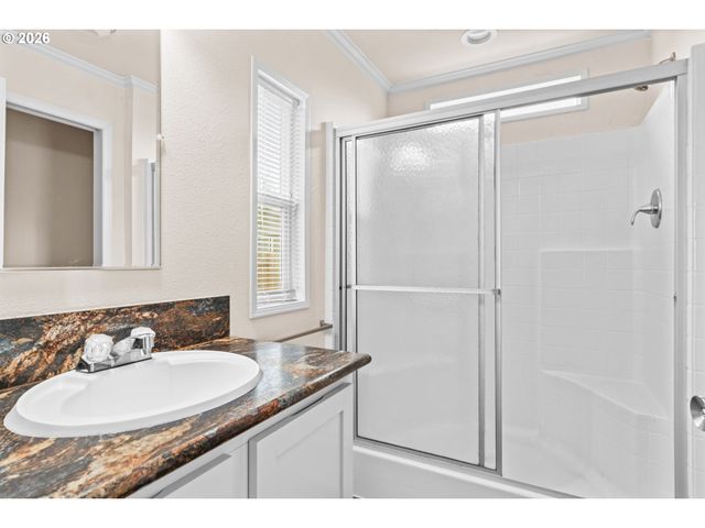 5089 D St, Springfield, OR 97478