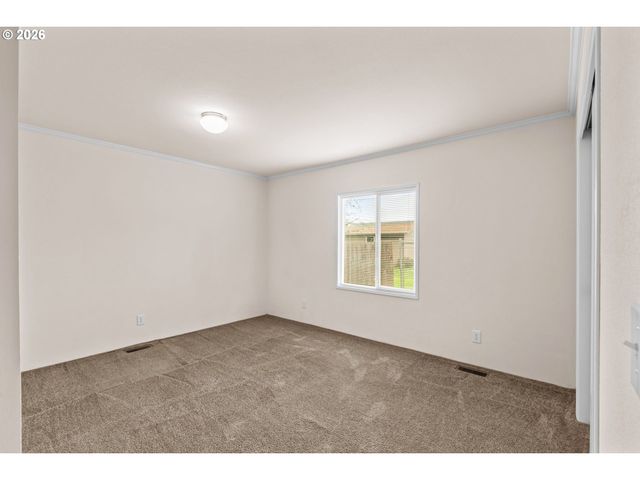 5089 D St, Springfield, OR 97478