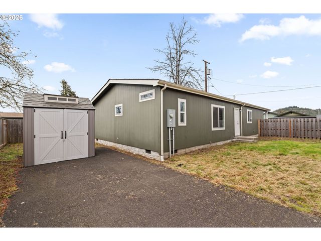 5089 D St, Springfield, OR 97478