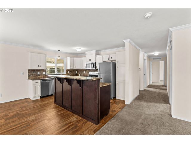 5089 D St, Springfield, OR 97478