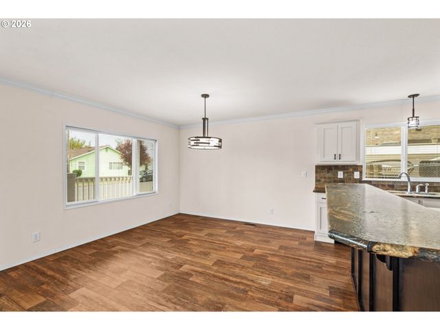 5089 D St, Springfield, OR 97478