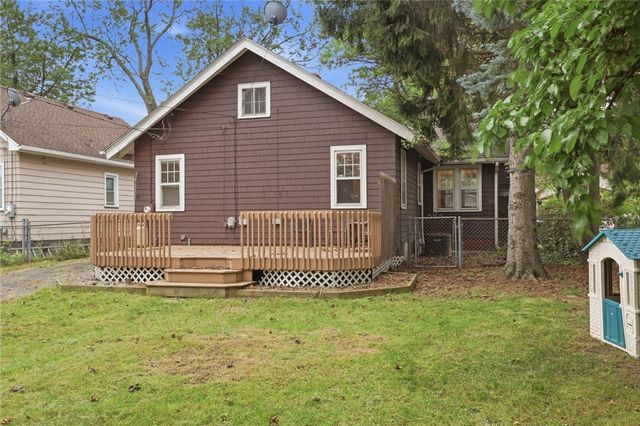 10 Lakewood Drive, Greece, NY 14616