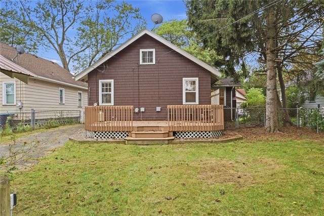 10 Lakewood Drive, Greece, NY 14616
