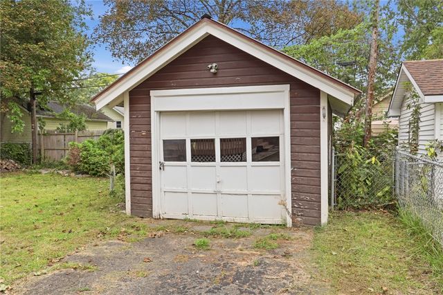 10 Lakewood Drive, Greece, NY 14616
