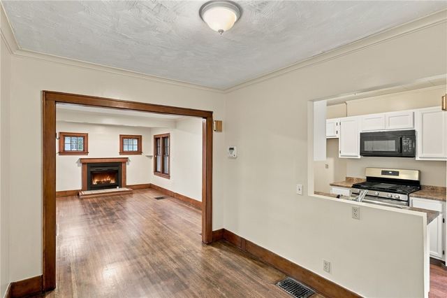 10 Lakewood Drive, Greece, NY 14616