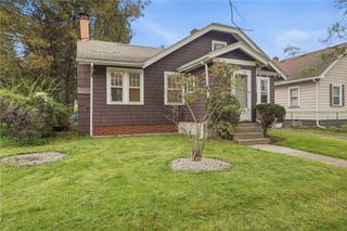 10 Lakewood Drive, Greece, NY 14616