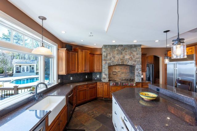 6 Crescent Drive, Bow, NH 03304